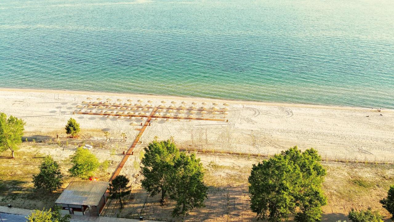 Mareleon Camping Ofrinion Bagian luar foto