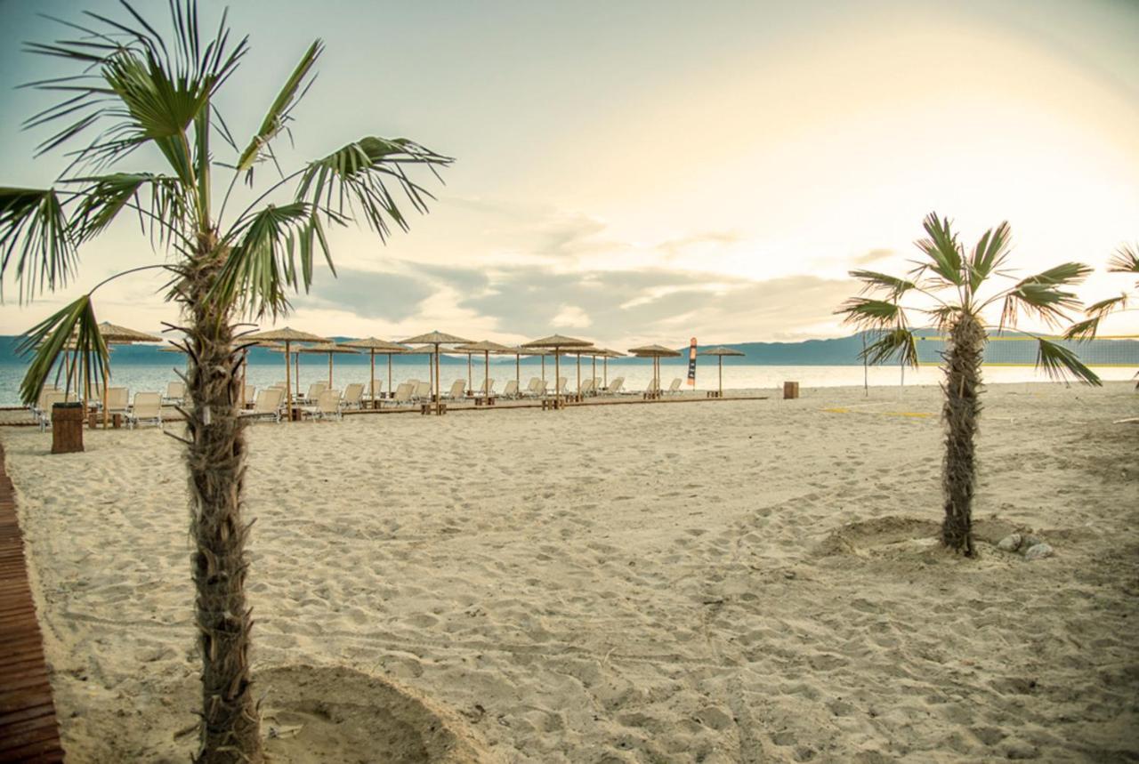 Mareleon Camping Ofrinion Bagian luar foto