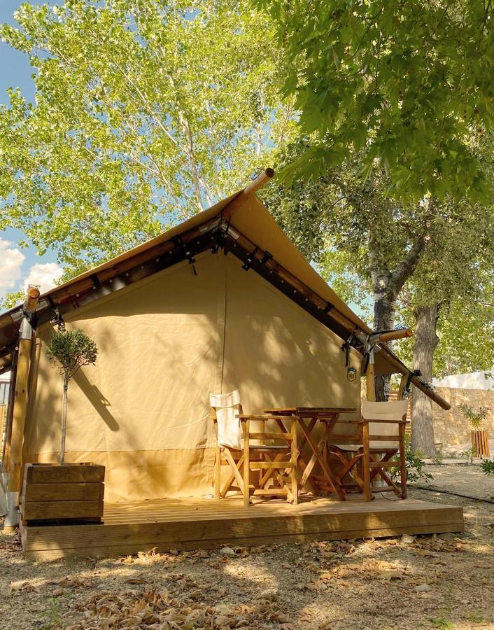 Mareleon Camping Ofrinion Bagian luar foto