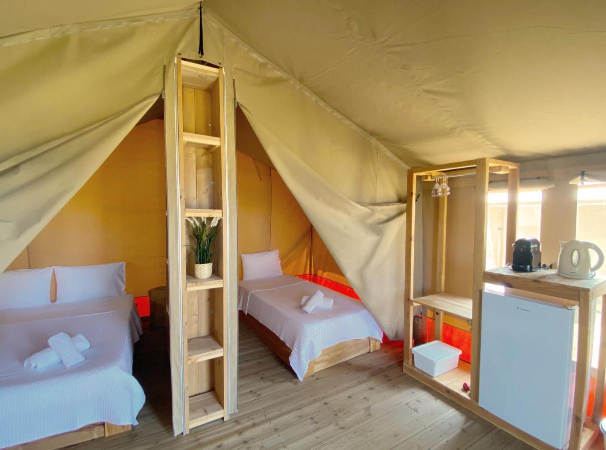Mareleon Camping Ofrinion Bagian luar foto