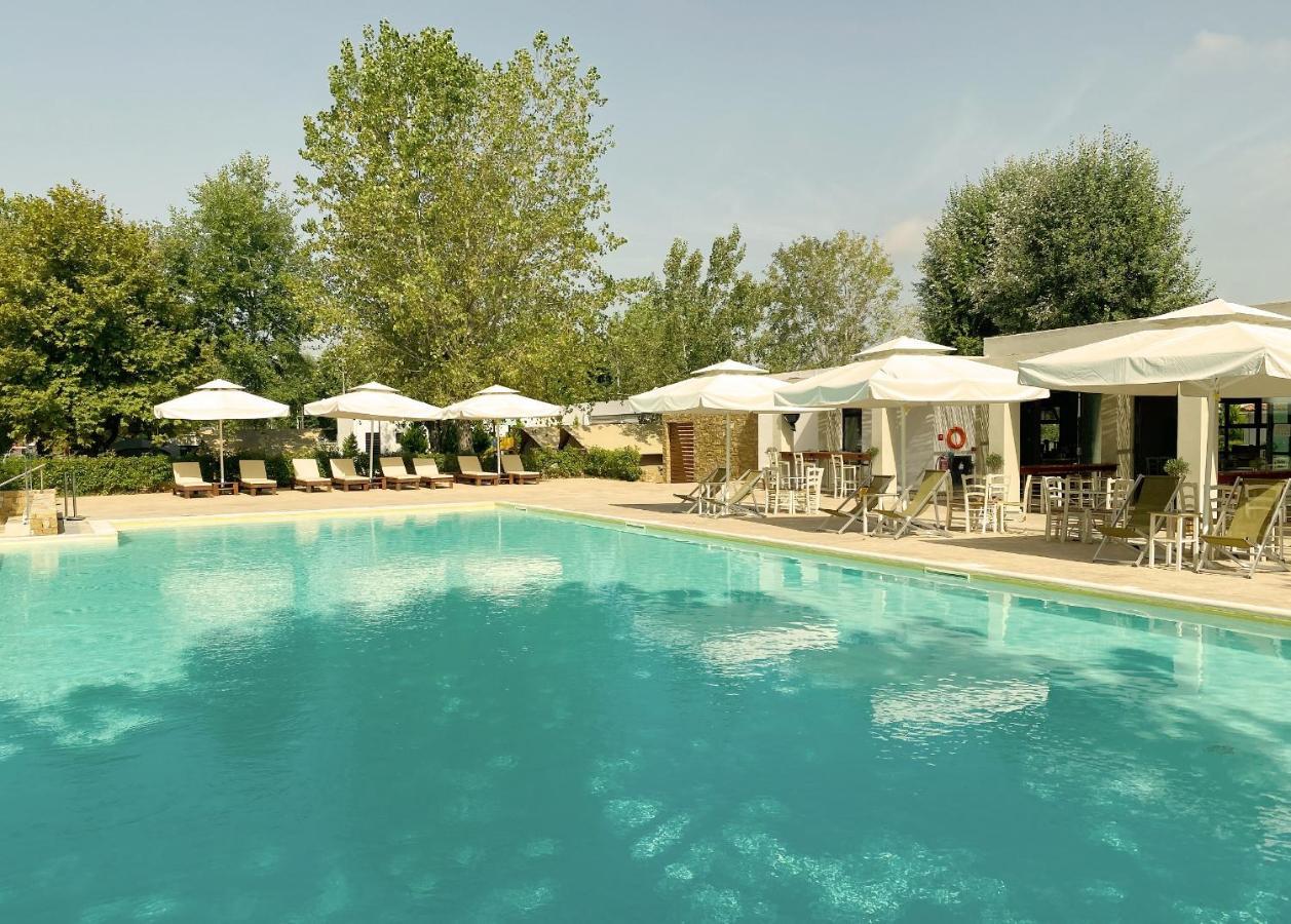 Mareleon Camping Ofrinion Bagian luar foto